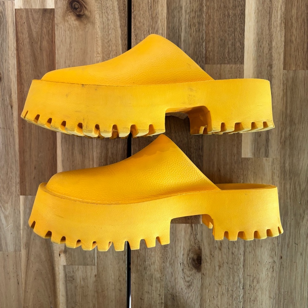 Jeffrey Campbell Bright Yellow Chunky Platform Clogs - Picture 3 of 8